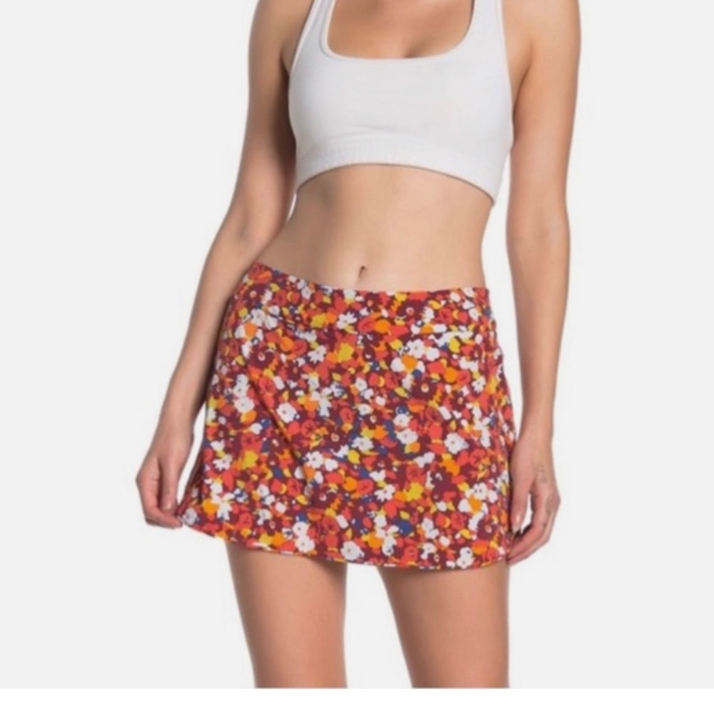 NWOT Outdoor Voices Exercise 3” Skort in Paprika Blooms - size M